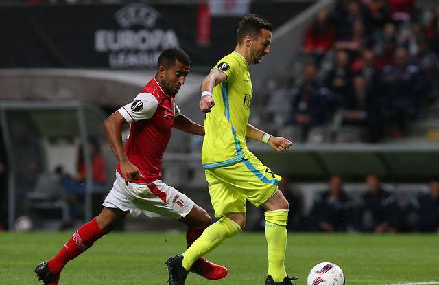 包含RB莱比锡客场大胜对手扩大领先优势的词条