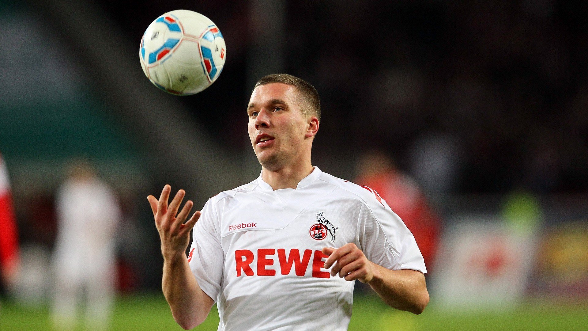 穆雷迎来十二赛季出色发挥，掘金观众热烈欢呼！比赛高潮迭起