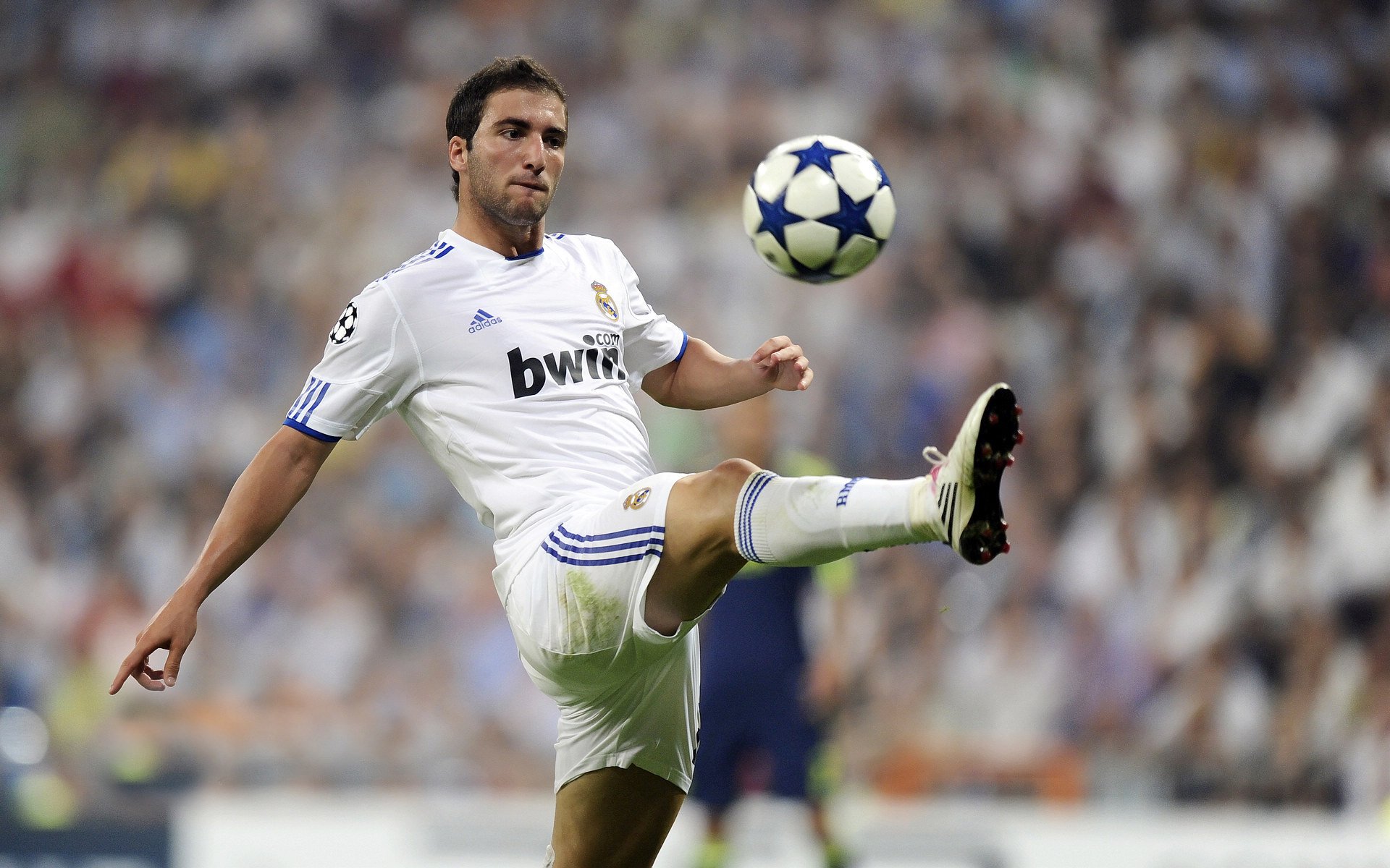 快船带队取胜！，德罗巴重要时刻出色防守上演精彩一战